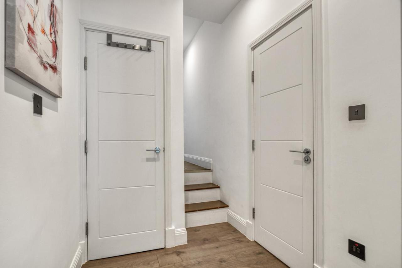 Luxurious Hidden Gem In Wandsworth Apartment Лондон Екстериор снимка