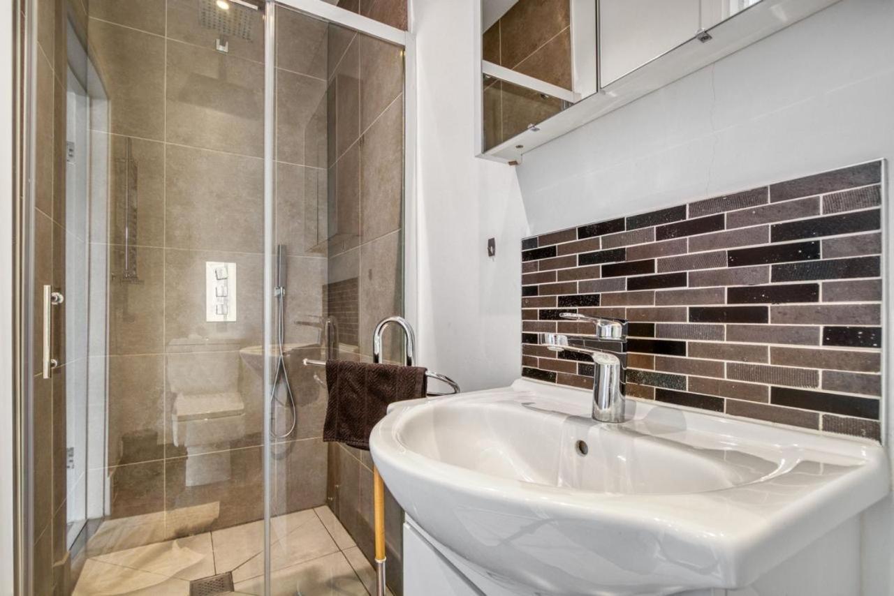 Luxurious Hidden Gem In Wandsworth Apartment Лондон Екстериор снимка