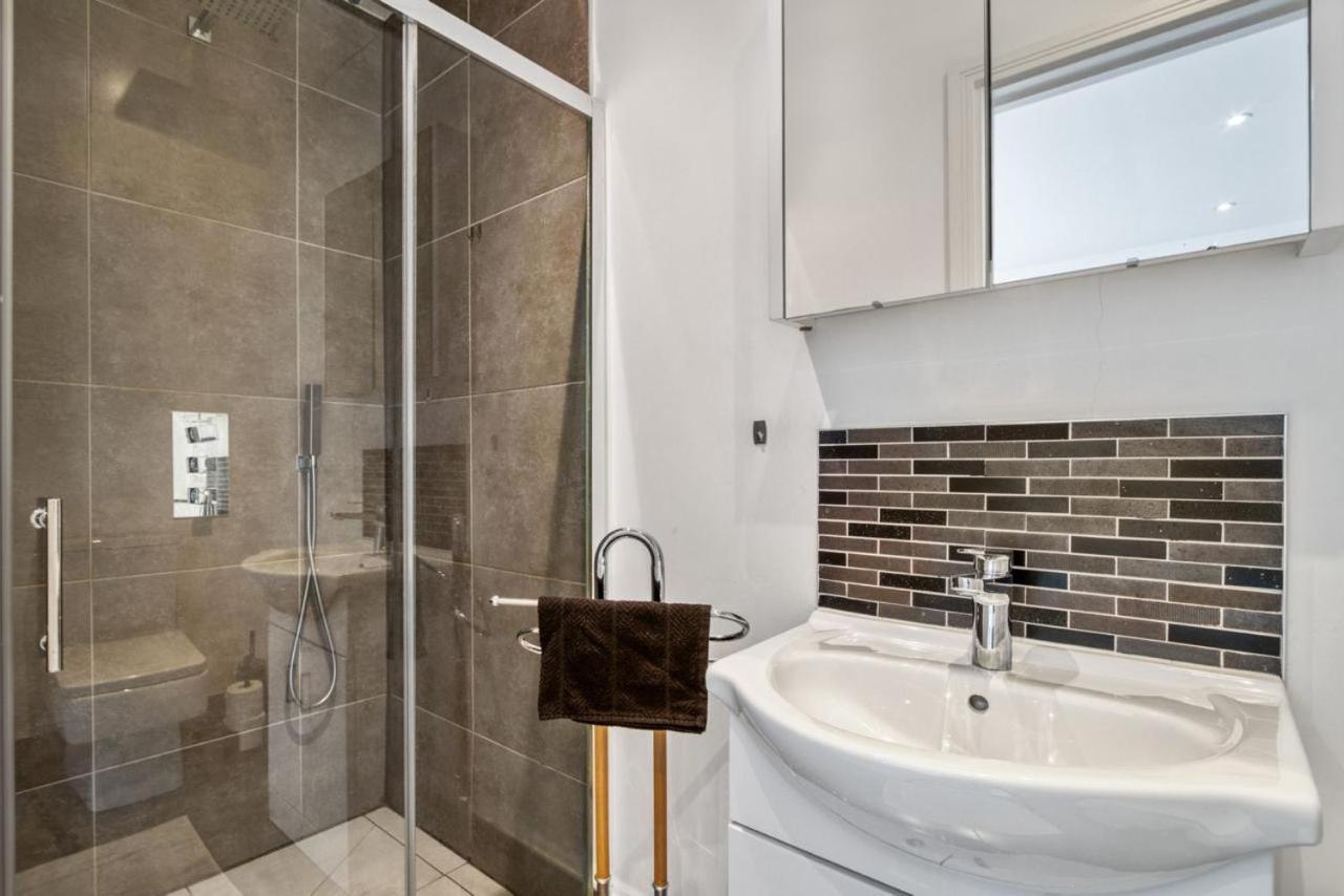 Luxurious Hidden Gem In Wandsworth Apartment Лондон Екстериор снимка